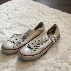 Converse size 6.5 in men’s/8.5 women’s